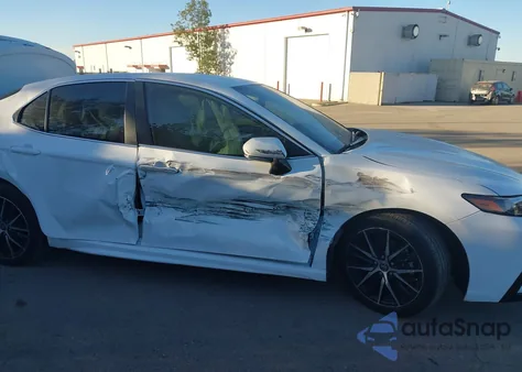 2024 Toyota Camry Hybrid Se z USA, uszkodzony, nr VIN 4T1G31AK3RU070413